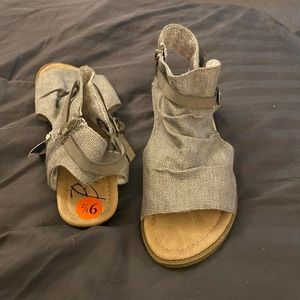 Blowfish Malibu sandals size 9.5